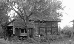 Стари објекат у селу Коренита код Лознице, Србија