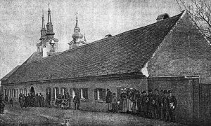 Стара зграда Карловачке гимназије, основане 1791. Фотографија из 19. века.