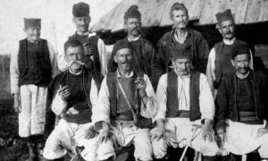 Стара фотографија старина из села Сирогојно, Србија
