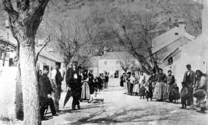 Место Бакарац, источно од Ријеке, Далмација, стара фотографија.