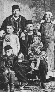 Срби из Дебра. Фотографија из 1889, књига Спиридона Гопчевића. Преузето са www.staresrpskeslike.com