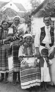Народна ношња у Славонији