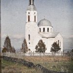 Мала српска сеоска црква близу извора Босне, околина Сарајева, 16. октобар 1912. (фото www.albert-kahn.hauts-de-seine.fr)