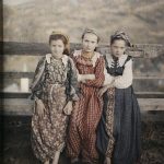 Девојчице, Јајце, 12. октобар 1912. (фото www.albert-kahn.hauts-de-seine.fr)