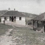 Кућа на путу од Крушевца за Сталаћ, 29. април 1913. (фото www.albert-kahn.hauts-de-seine.fr)