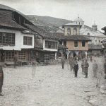 Поплочани трг доњег града, Призрен, 7. мај 1913. (фото www.albert-kahn.hauts-de-seine.fr)