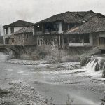 Турске куће над Бистрицом, Призрен, 7. мај 1913. (фото www.albert-kahn.hauts-de-seine.fr)