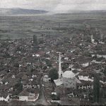 Панорама доњег града са тврђаве, Призрен, 8. мај 1913. (фото www.albert-kahn.hauts-de-seine.fr)