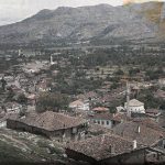 Куће и путеви на правцу који води за Битољ, Охрид, мај 1913. (фото www.albert-kahn.hauts-de-seine.fr)