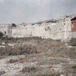 Поглед иза хотела ка зидинама и минаретом у даљини, Драч, 19. октобар 1913. (фото www.albert-kahn.hauts-de-seine.fr)