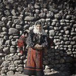 Католкиња са колевком на леђима, Скадар, 21. октобар 1913. (фото www.albert-kahn.hauts-de-seine.fr)