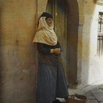 Продавачица јаја, Крф, 3. октобар 1913. (фото www.albert-kahn.hauts-de-seine.fr)