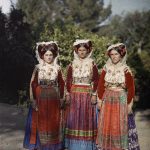 Три жене у народној ношњи, Крф, 3. октобар 1913. (фото www.albert-kahn.hauts-de-seine.fr)
