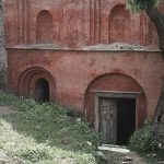 Стара црвена џамија лоцирана испод нивоа улице, Солун, 13. мај 1913. (фото www.albert-kahn.hauts-de-seine.fr)
