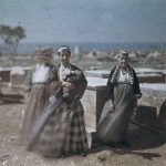 Три жене на гробљу, Солун, 6. септембар 1918. (фото www.albert-kahn.hauts-de-seine.fr)