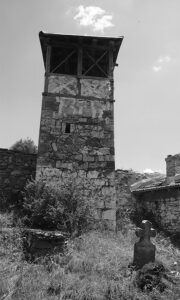 Гроб потпоручника Јовише М. Качаревића у порти цркве Св. Димитрија у селу Будимирци, O. Новаци