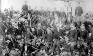 Министар војни војвода Илија Пламенац и официри