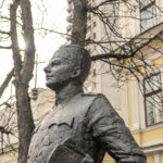 Споменик 1300 каплара испред Ужичке гимназије (фото Бојан Радојичић)