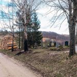 Крајпуташи Радовићима на Кадињачи (фото Бојан Радојичић)