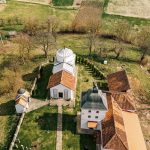 Бела црква у Карану из 14. века (фото Бојан Радојичић)