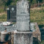 Друга страна споменика Јовиши Гускићу на гробљу у Буковици, Каран (фото Бојан Радојичић)