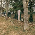 Крајпуташ Живану Ненадићу у Љубањама (фото Бојан Радојичић)