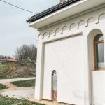 Споменик Богдану Жунићу у зиду цркве у Никојевићима (фото Бојан Радојичић)