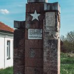 Спомен-чесма у центру Рибашевине (фото Бојан Радојичић)