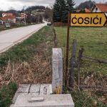 Крајпуташ Љубомиру Ћосићу у Волујцу (фото Бојан Радојичић)