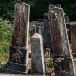 Споменик Владимиру Јевтићу са синовима Новаком и Тадијом на гробљу на Главици у Карану (фото Бојан Радојичић)