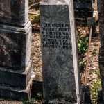 Споменик Владимиру Јевтићу са синовима Новаком и Тадијом на гробљу на Главици у Карану (фото Бојан Радојичић)