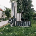 Споменик у центру села Кремна (фото Бојан Радојичић)