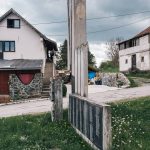 Споменик у центру села Кремна (фото Бојан Радојичић)