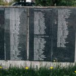 Спискови бораца и жртава на споменику у центру села Кремна (фото Бојан Радојичић)