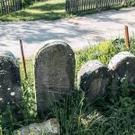 Споменици на гробљу крај цркве архистратига Гаврила у Стапарима (фото Бојан Радојичић)