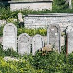 Споменици на гробљу крај цркве архистратига Гаврила у Стапарима (фото Бојан Радојичић)