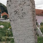 Споменик браћи Котлаићима на Мендином брду у Крчагову (фото Бојан Радојичић)