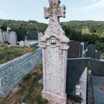 Споменик Аксентијевићима на гробљу у Севојну (фото Бојан Радојичић)