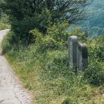 Крајпуташи Скокићима у Волујцу (фото Бојан Радојичић)