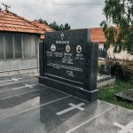 Споменик Светозару Прљевићу на гробљу у Прљевини, Љубање