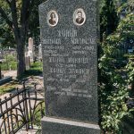 Споменик Николи и Јаноки Жунићима на гробљу на Доварју у Ужицу (фото Бојан Радојичић)