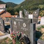 Споменик Миленку Ивановићу на гробљу на потесу Луке у Поточањима, Крвавци (фото Бојан Радојичић)