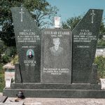 Споменик Јакову и Мијајлу Станићима на гробљу у Гудурићима, Љубање (фото Бојан Радојичић)