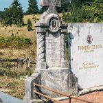 Споменик Милану Тодорићу на Тодорића гробљу у Никојевићима (фото Бојан Радојичић)