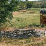 Крајпуташ Мојсиловићима у Скржутима (фото Бојан Радојичић)