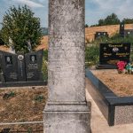 Споменик Милораду Радовићу на гробљу у Костићима у Трнави (фото Бојан Радојичић)