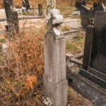 Споменик Кости Обућини на Обућина гробљу у Дрежнику (фото Бојан Радојичић)