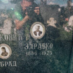 Споменик Здравку Селаковићу на гробљу на потесу Поље у Кремнима (фото Бојан Радојичић)