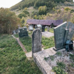 Споменик Обрену Шиљковићу на гробљу на потесу Бадањ у Мокрој Гори (фото Бојан Радојичић)