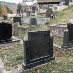 Споменик Милутину Којадиновићу на гробљу на потесу Божурица у Мокрој Гори (фото Бојан Радојичић)